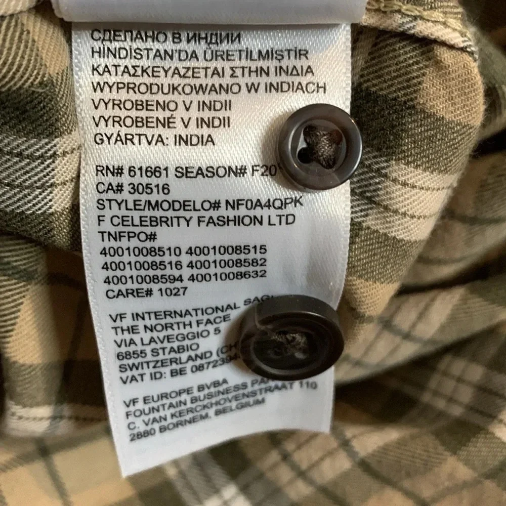 The North Face Long Sleeve Button Up Men’s Plaid Shirt Size Large